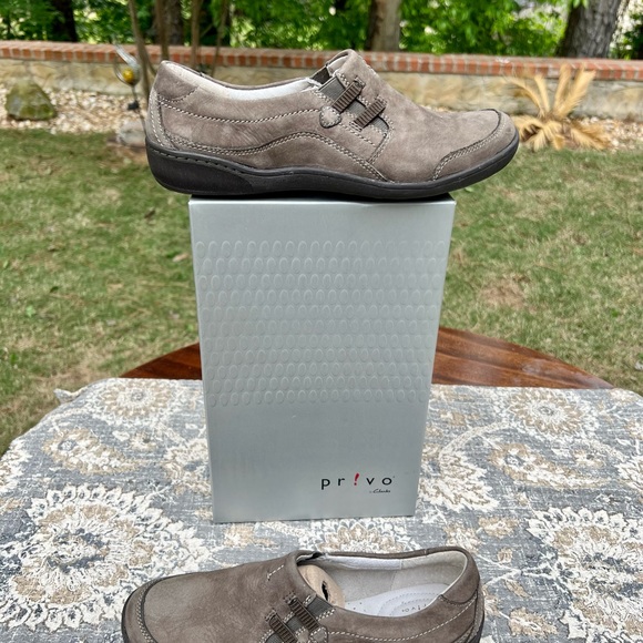 NIB Women’s Pr!vo by Clarks  Leather Slip Ons - Size 8 - Picture 4 of 14